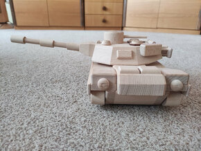 model tanku s logem Vop - 4