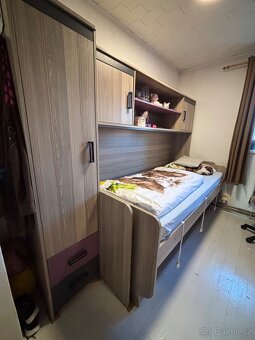 Sklápěcí postel se stolem a skříněmi - 4