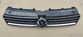 VW Polo 6C0 přední maska chladica - 4