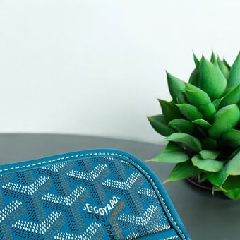 Sky Blue Goyard Clutch MM - 4