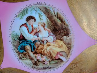 Pěkný starý zdobený nástěnný porcelánový talíř - 4