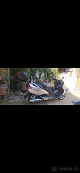 Suzuki Burgman 400 - 4