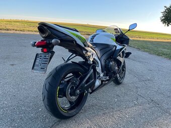 HONDA CBR 600 RR - 4