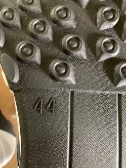 Prodám sportovní boty / tenisky, nové, velikost / č 44 - 4