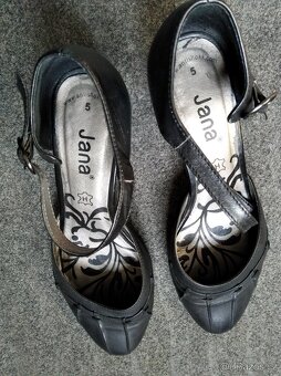 Dvoje krásné lodičky (znJana) vel.38, cena celkem - 4