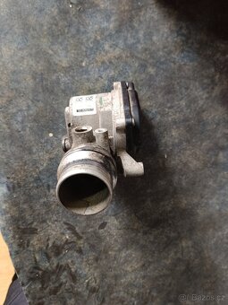 Škrtící klapka renault - 4