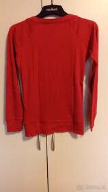 Tenký červený svetr s V výstřihem - 4