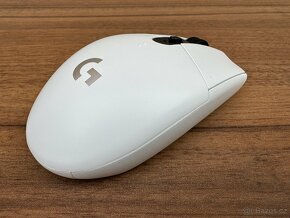Logitech G304 Lightspeed Wireless Gaming Mouse - 4