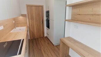 Byt 3+1 s balkonem po kompletní rekonstrukci - 4