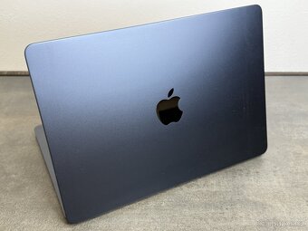 MacBook Air 13'' 2022 / M2 / 8GB / 256GB SSD / Midnight - - 4