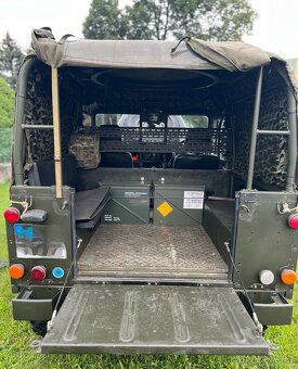 Land Rover Defender 90 - 4