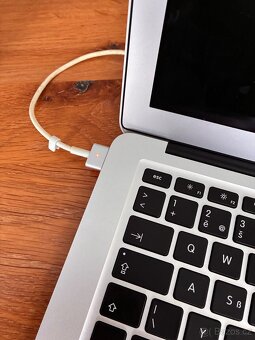 MacBook Air 13-inch, 2017 - 4