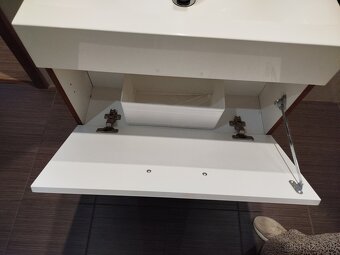 Umyvadlo se skříňkou včetně baterie - 4