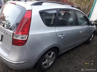 Hyundai i30 kombi 1.4 2009 na ND - 4