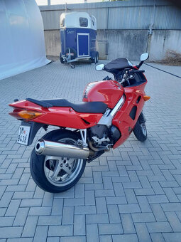 Prodám Honda VFR 800FI RC48 - 4