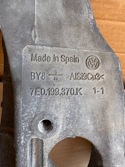 originální držák motoru VW T6 2.0TDI CXE 7E0199370K - 4