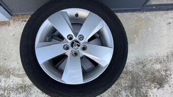 Prodám originál ALU Škoda 185/60/15 5x100 Nexen - 4