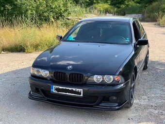 Lipo pod nárazník na BMW E39 - Černý Lesk - 4