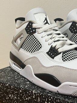 Jordan 4 - 4