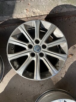 Alu kola Ford r16 - 4
