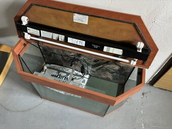 Akvárium s dřevěným krytem cca 130L zkosené - 4