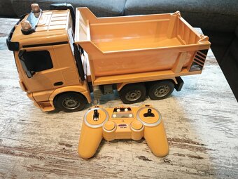 Bagr a nákladní auto na ovládání - 4