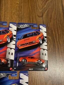 Hotwheels M1 M2 - 4