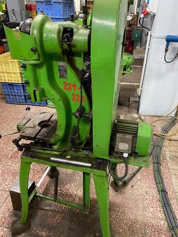 MECHANICKÝ EXCENTRICKÝ LIS SCHULER 6,6 t - 4