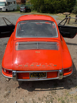 Porsche 911 model 1968 SWB - 4