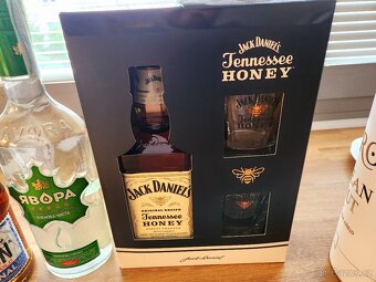 Alkohol vodka, rum, whiskey 0,7 alcohol, tvrdy - 4