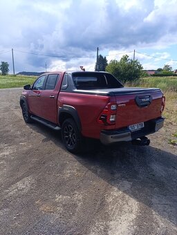 Prodám Toyota Hilux 2,8 Invincible - 4