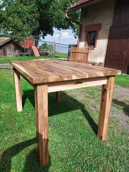 Prodám jídelní stůl - 4