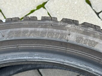235/35 R19 - 4