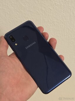 Samsung galaxy a20e - 4