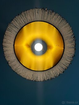 Stylová závěsná lampa – černá s vnitřkem ve zlaté barvě - 4