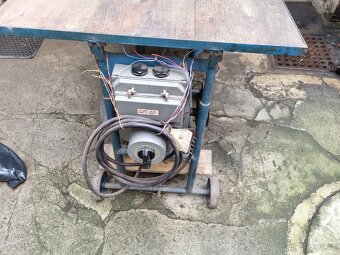 Prodám stolní pilu s kolébkou. - 4