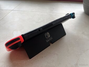 Nintendo Switch OLED – velmi dobrý stav - 4