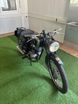 Motocykl značky DKW, model RT 125 - 4