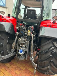 Traktor Massey Ferguson 5713 SL Dyna 6 Efficient - 4
