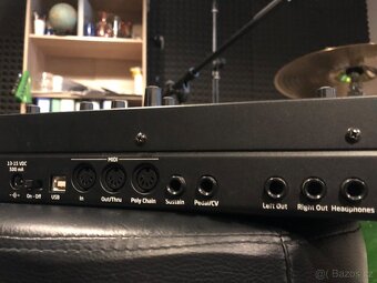 Syntezátor Dave Smith Moho x4 - 4