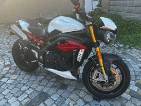 Triumph Speed Triple 1050 R - 4