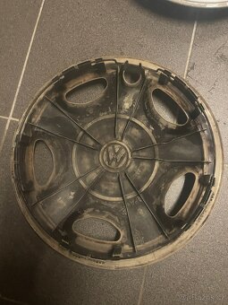 🛞 Predám originálne puklice Volkswagen R13 - 4