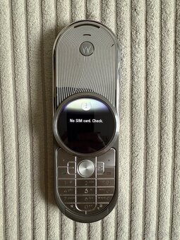 Motorola Aura - 4