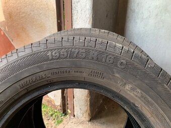 Pneu 195/75 R16 - 4