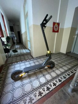 Elektro koloběžka Xiaomi Electric Scooter 4 Ultra - 4