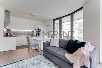 Stylový a prostorný byt 4+kk s panoramatickou lodžií, Praha - 4