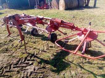Obraceč sena a píce KUHN GF 5000 - 4