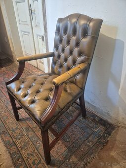 KŘESLO K PSACÍMU STOLU - CHESTERFIELD ( GAINSBOROUGH CARVER - 4