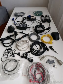 Směs cabelů k PC nabíječka,redukce, sluchátka atd .. - 4