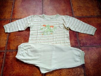 Dvě pyžama vel. 116 - cena celkem - 4